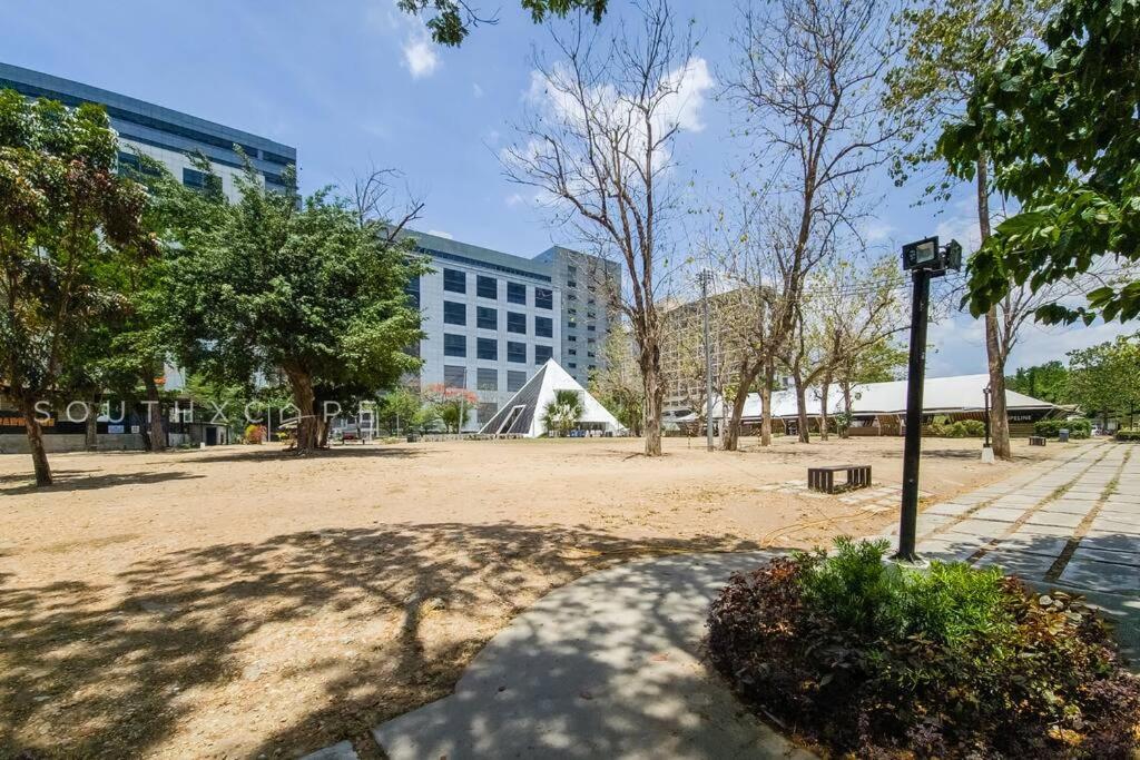 Apartment Furnished In Avida Towers Riala, It Park With Pool, Fast Wifi, Netflix And Cebu