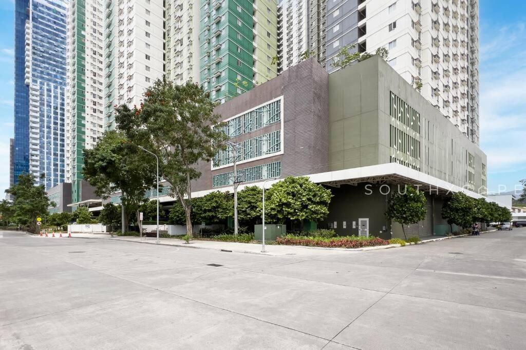 Apartment Furnished In Avida Towers Riala, It Park With Pool, Fast Wifi, Netflix And *