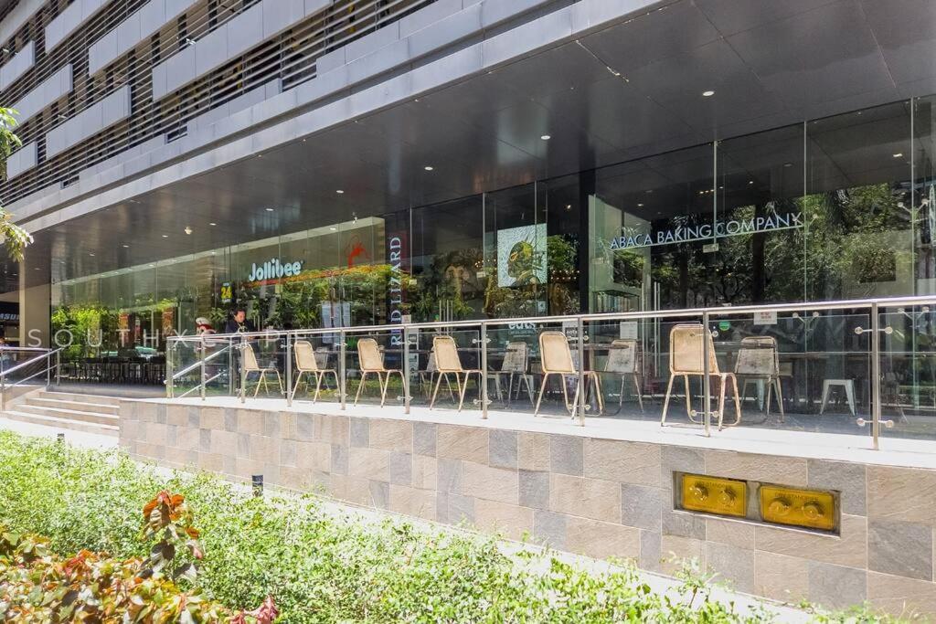 Furnished In Avida Towers Riala, It Park With Pool, Fast Wifi, Netflix And Cebu