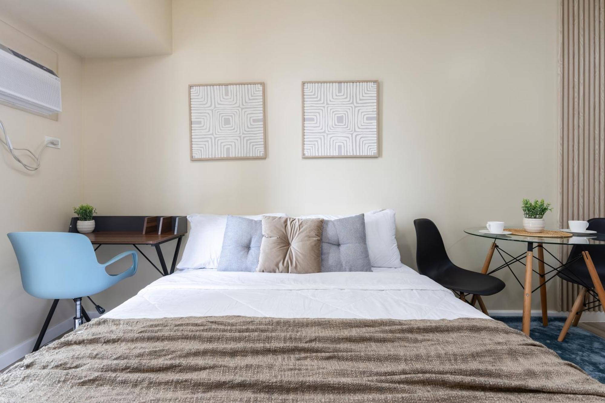 Furnished In Avida Towers Riala, It Park With Pool, Fast Wifi, Netflix And